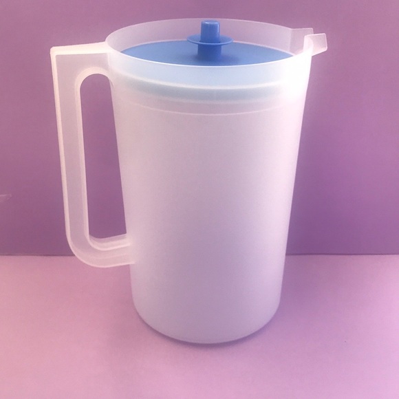 Tupperware Jumbo Pitcher 4 Liter - Picture 7 of 9